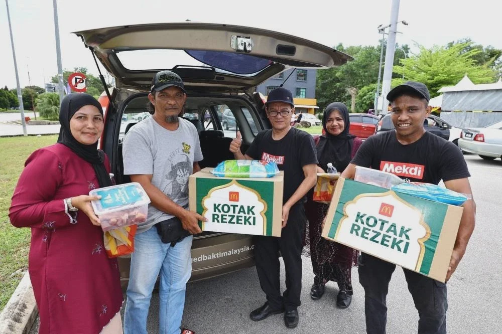 Image from: McDonald's Malaysia santuni asnaf di seluruh negara