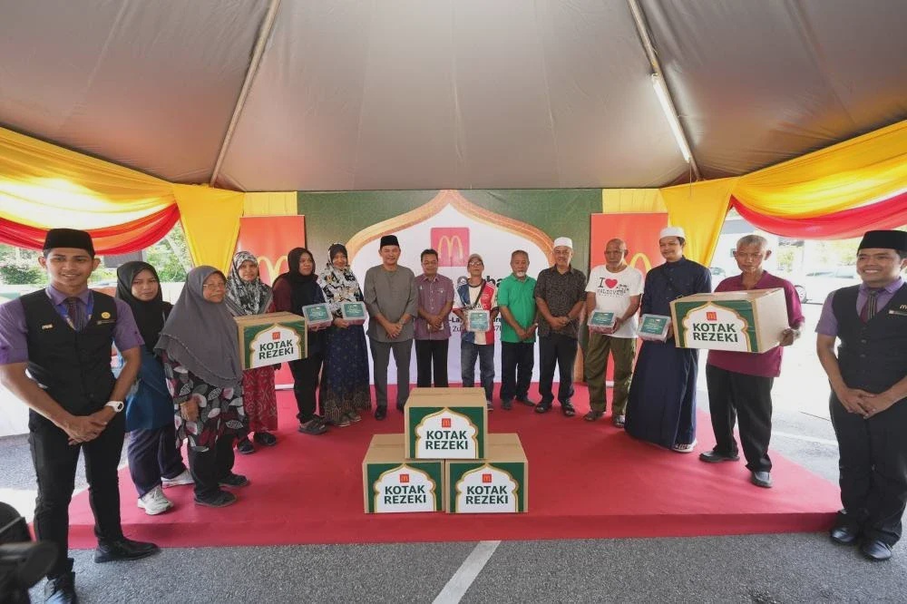 Image from: McDonald's Malaysia santuni asnaf di seluruh negara