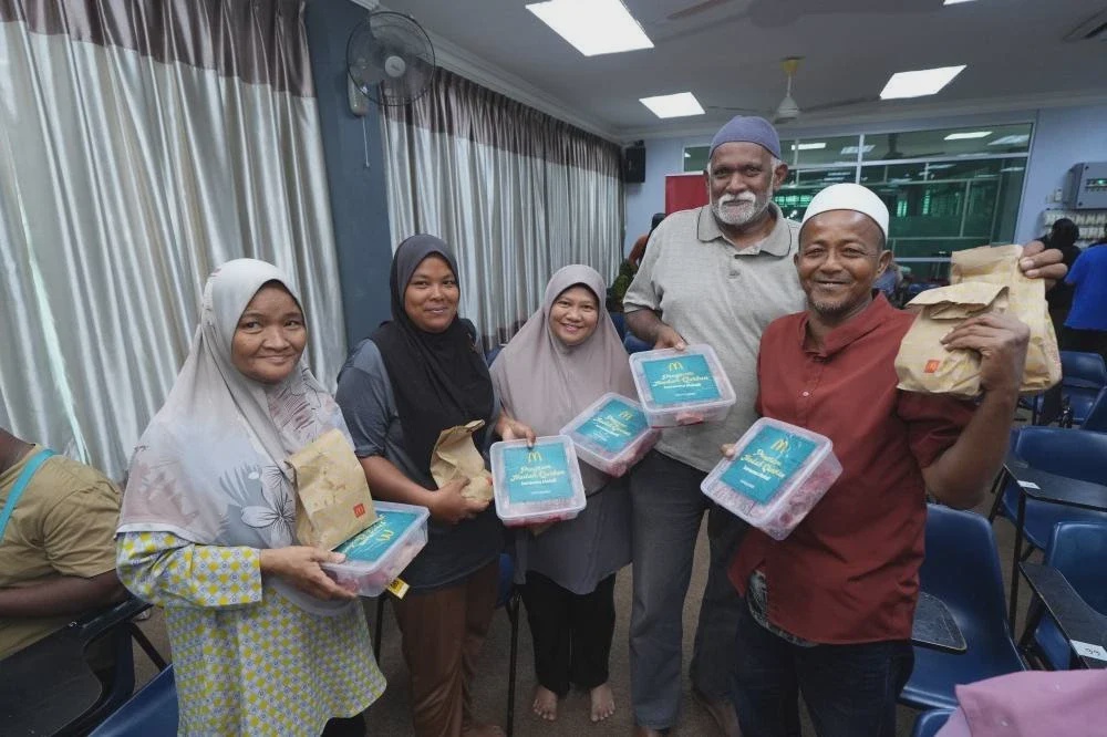 Image from: McDonald's Malaysia santuni asnaf di seluruh negara