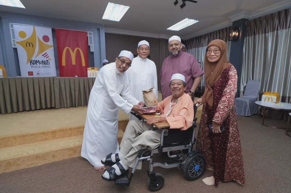 Image from: McDonald's Malaysia santuni asnaf di seluruh negara