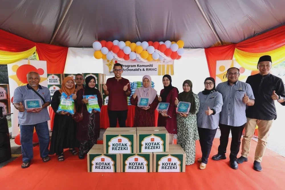 Image from: McDonald's Malaysia santuni asnaf di seluruh negara