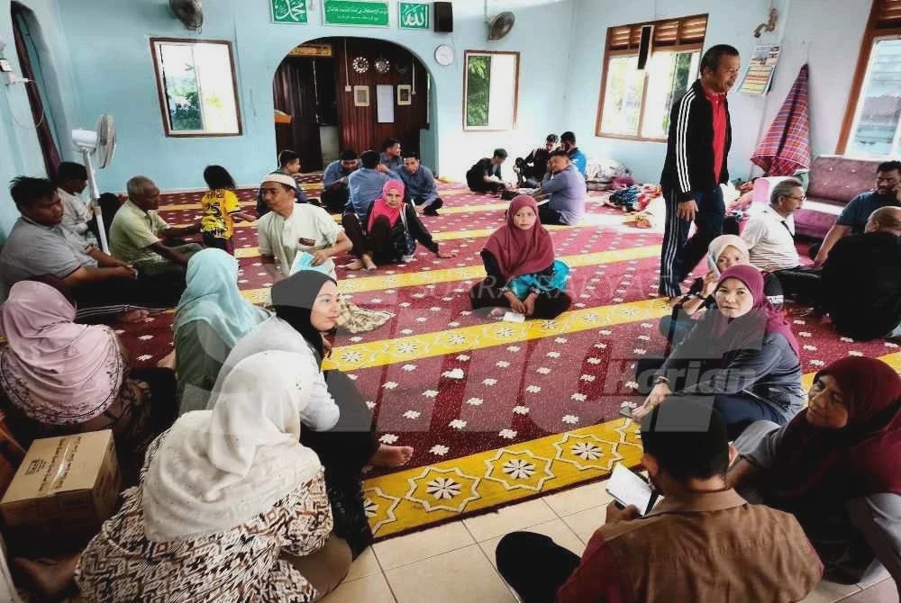 Image from: 'Kami bersyukur ALLAH jaga surau ini daripada hangus'