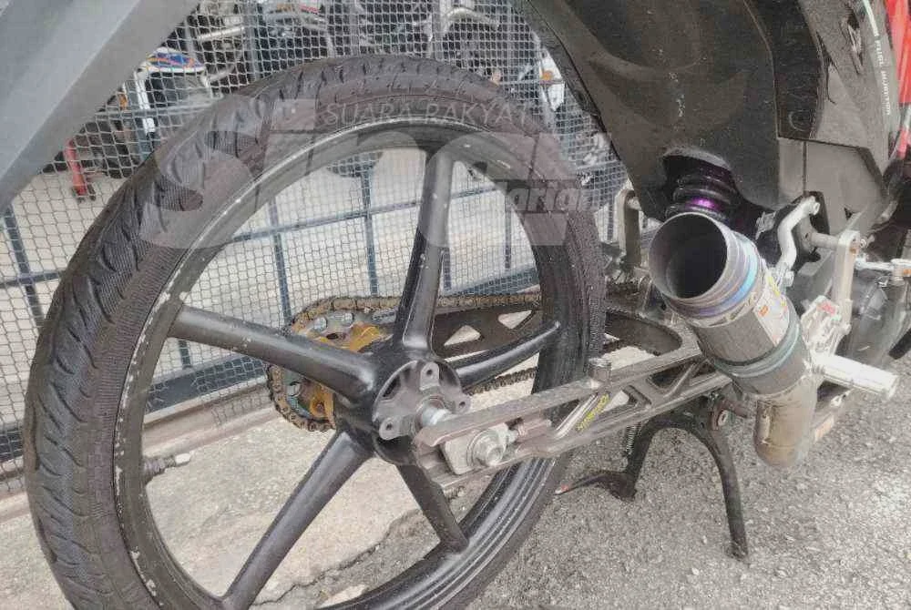 Image from: Jual komponen ubah suai haram, bengkel dan kedai dalam radar JPJ