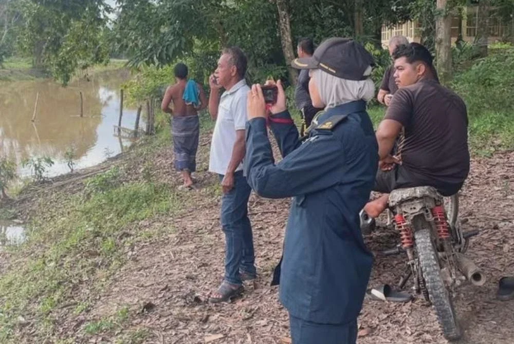 Image from: Air Sungai Jegor tiba-tiba jernih sebelum ikan mati terapung