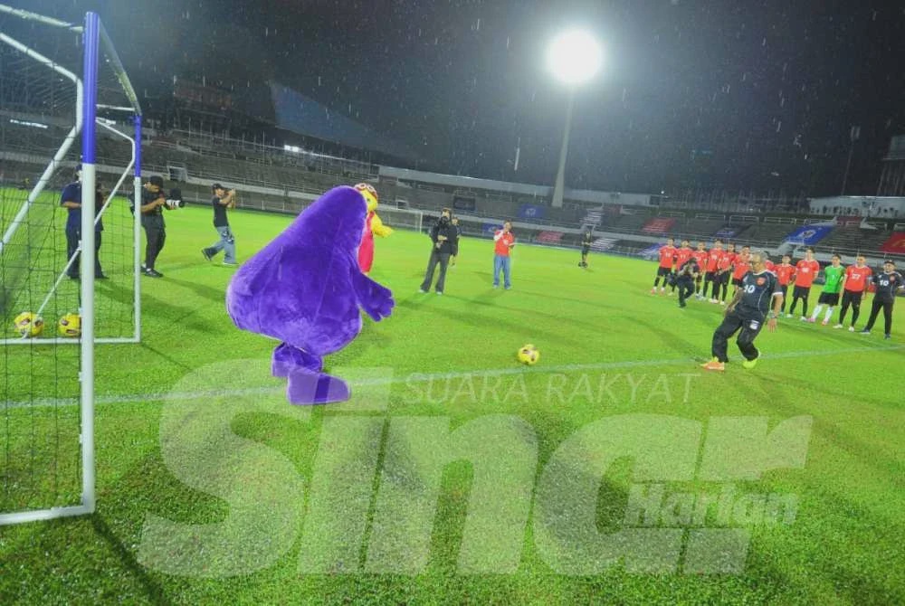 Image from: Mekdi All Stars Kick Off: Perlawanan Amal RMHC Malaysia berjaya kumpul lebih RM46,000