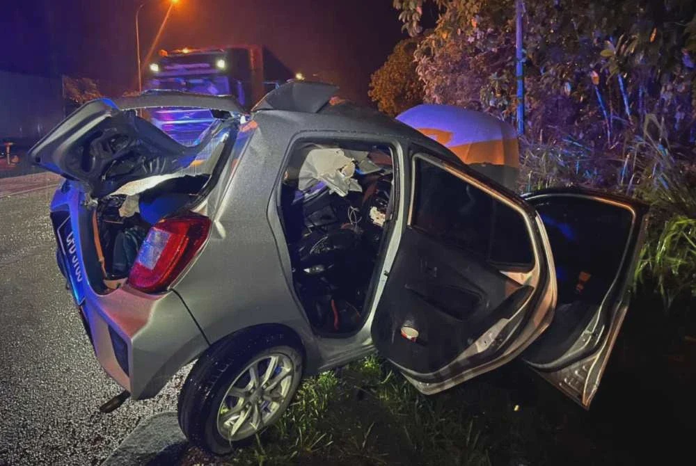 Image from: Warga China antara dua maut nahas kereta, lori durian