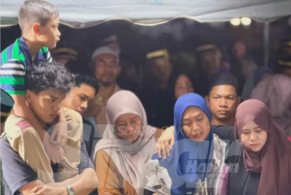 Image from: Jenazah Koperal Norazmi selamat dikebumikan di Masjid Al-Busyra