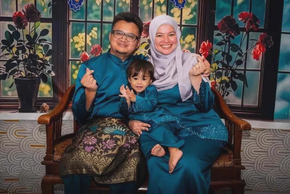 Image from: 'Arwah ada buat kejutan beri kek, tak sangka itu yang pertama dan terakhir' - Bapa Dr Mohamad Zekry