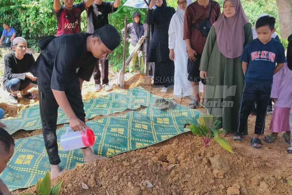 Image from: 'Kami bercinta sejak zaman sekolah' - Tunang imamkan jenazah Dinie Hanis