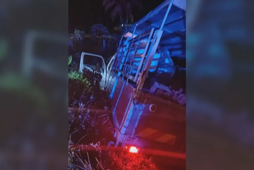 Image from: Penunggang motosikal maut nahas lori muatan ikan