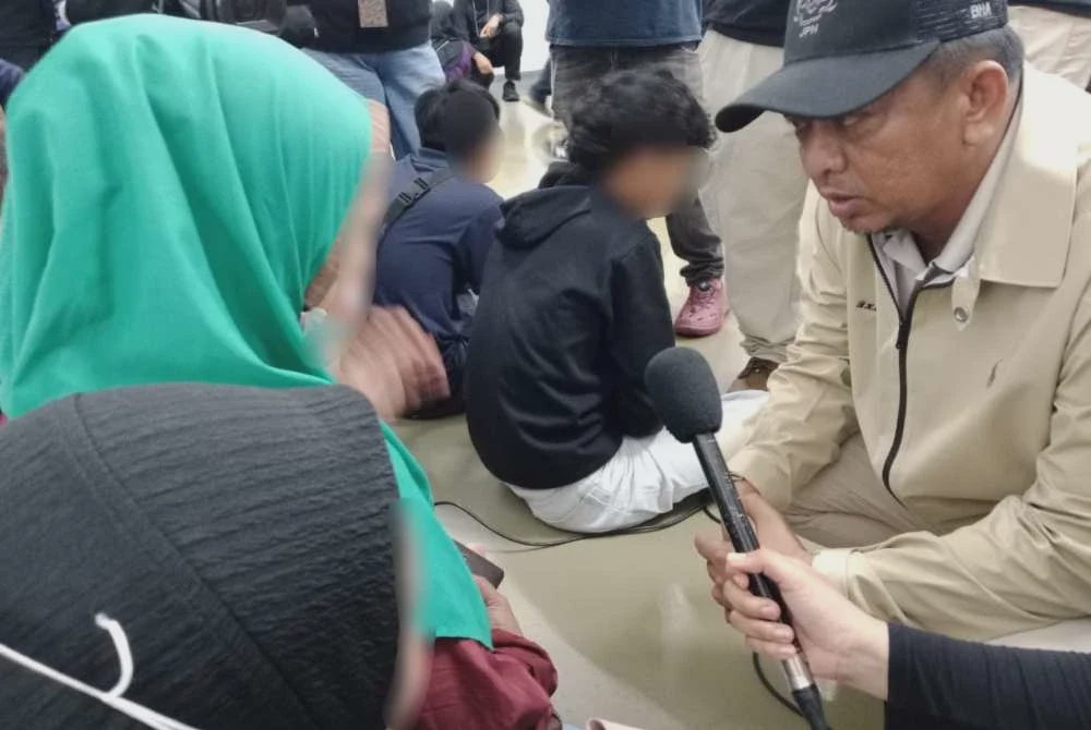 Image from: Bayar RM350, guna MyKad orang lain taktik dapatkan kerja