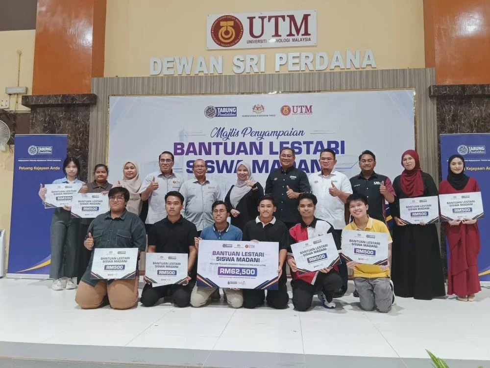 Image from: 125 mahasiswa UTM terima Bantuan Lestari Siswa Madani
