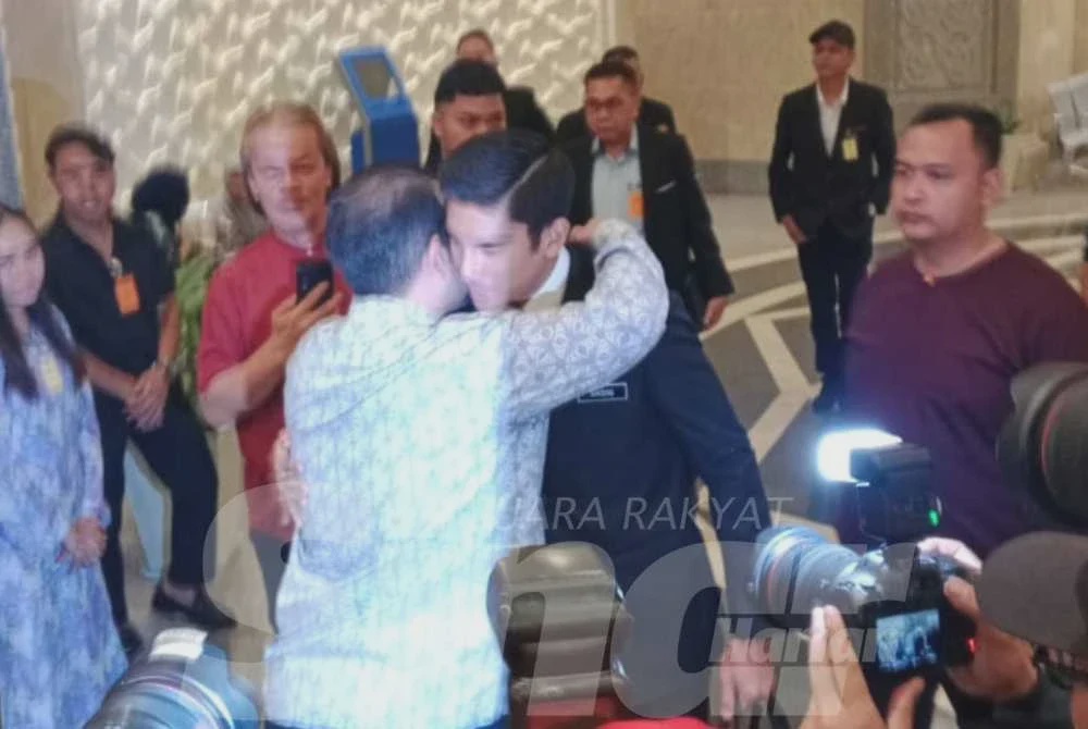 Image from: Syed Saddiq tiba di mahkamah dengan senyuman untuk keputusan rayuan akhir