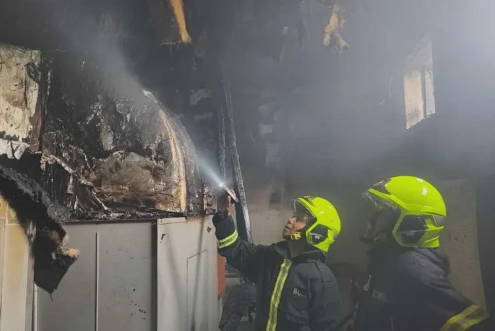 Image from: Bilik penghawa dingin Kompleks PKNS terbakar