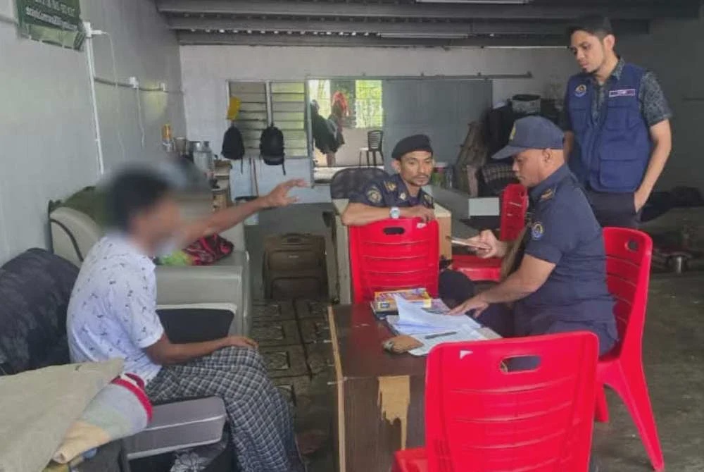 Image from: Premis industri dijadikan sekolah warga Rohingya diserbu MBAS