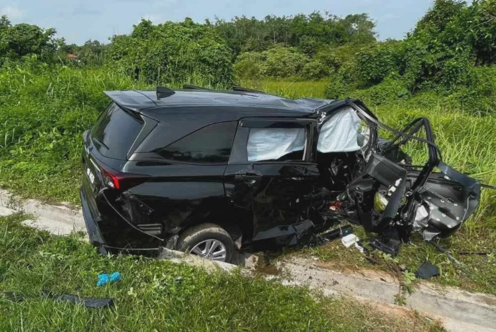 Image from: Pemandu maut tersepit nahas dua MPV