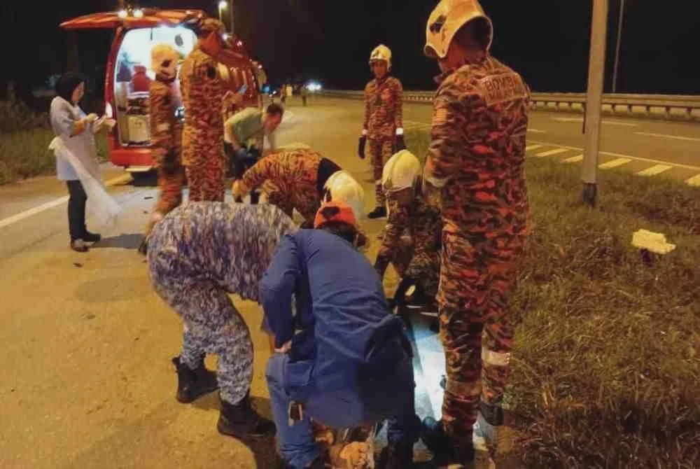 Image from: Tiga maut gara-gara Hilux keluar mengejut ke laluan utama