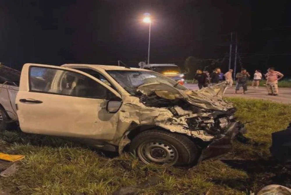 Image from: Tiga maut gara-gara Hilux keluar mengejut ke laluan utama