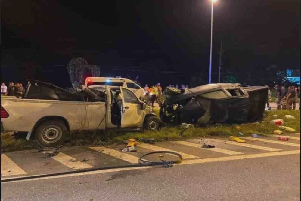 Image from: Tiga maut gara-gara Hilux keluar mengejut ke laluan utama