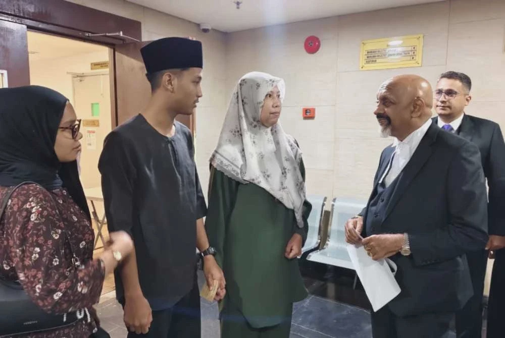 Image from: [VIDEO] Mahkamah kenakan denda RM500, Nurhaswani mohon keampunan Sultan Nazrin