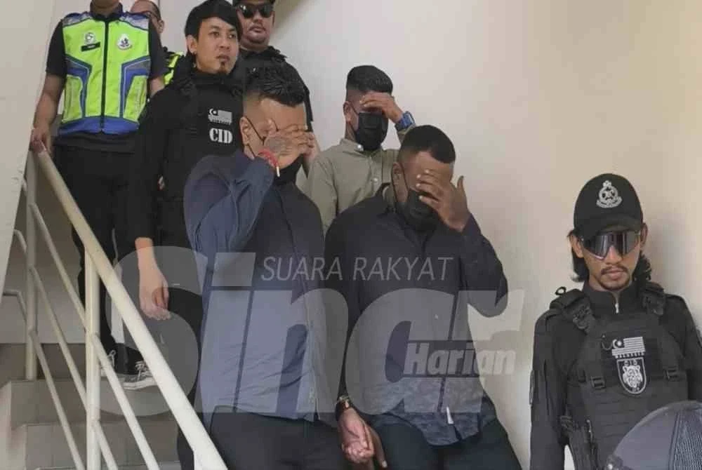 Image from: Tiga lelaki tidak mengaku bakar tiga kereta di rumah Cikgu Chandra