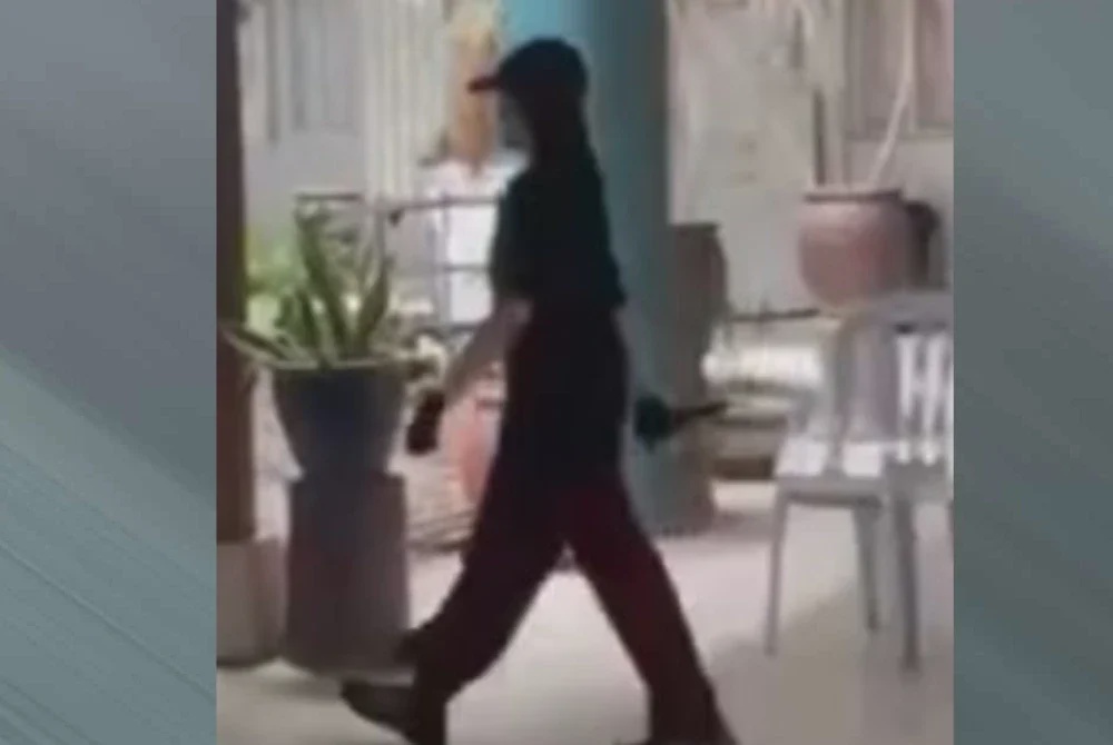 Image from: 'Anak masih trauma ditikam, air mata tak henti mengalir' - Bapa