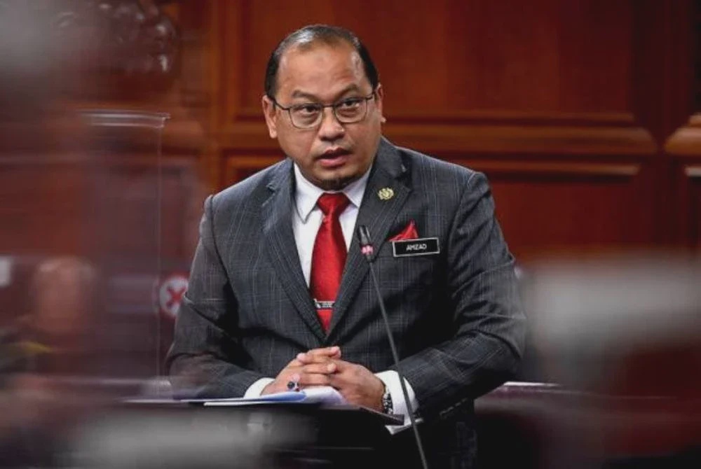Image from: Hampir pitam di Parlimen, MP Kuala Terengganu dikejarkan ke IJN