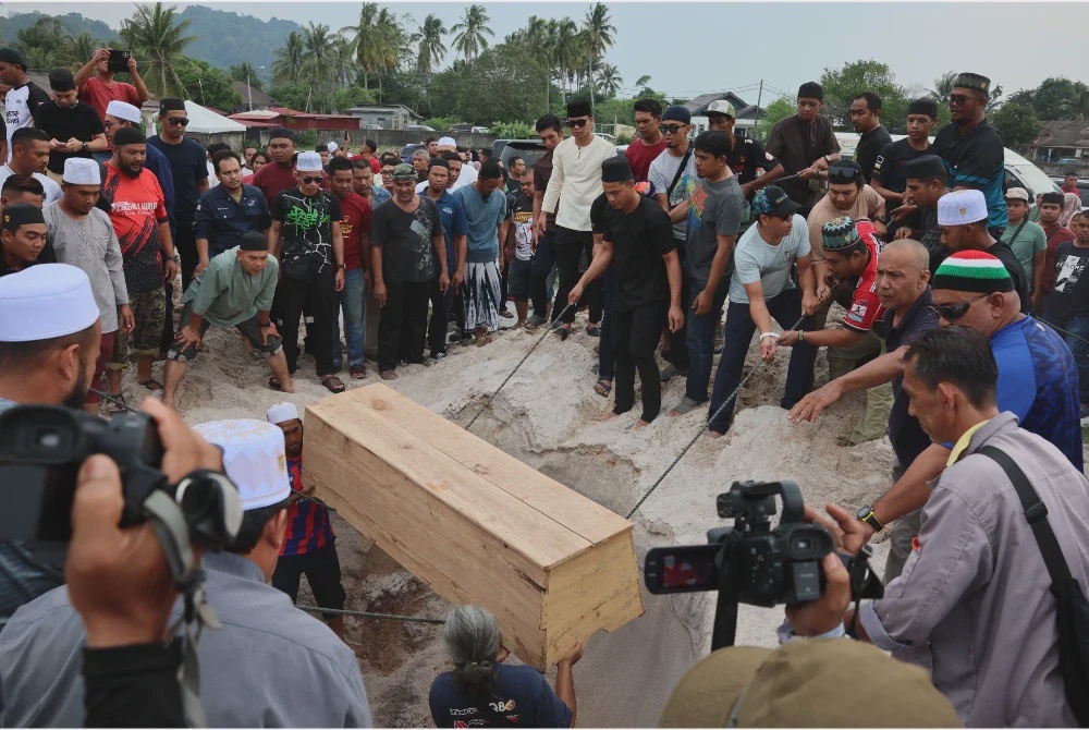 Image from: Suasana pilu iringi pengebumian dua mangsa nahas RXZ
