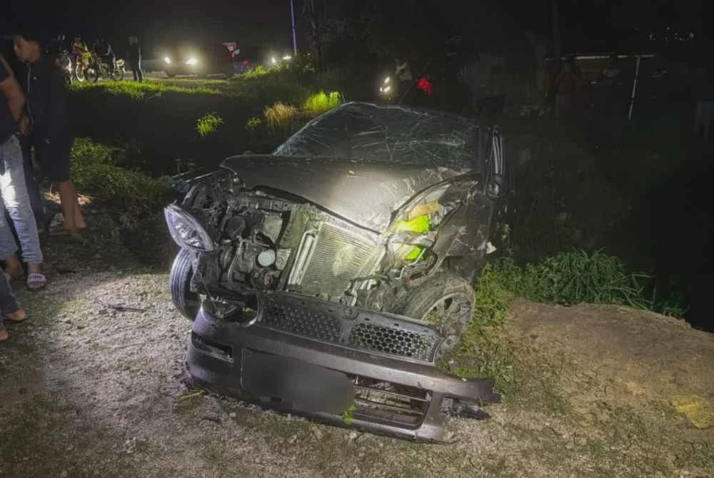 Image from: Anggota polis maut tercampak keluar kereta