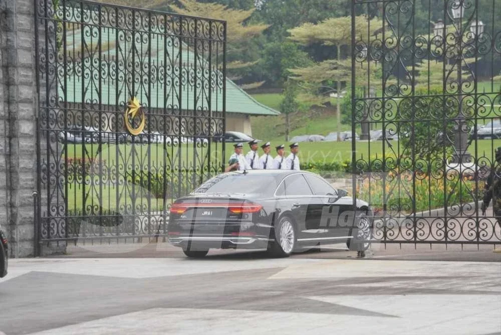 Image from: PRN Johor: Onn Hafiz tiba di Istana Bukit Serene, dijangka angkat sumpah MB Johor