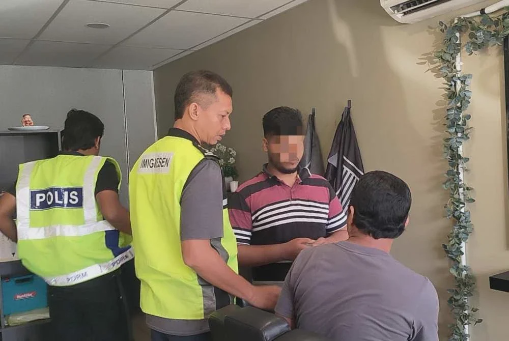 Image from: [VIDEO] Tak sempat gunting rambut pelanggan kena cekup imigresen