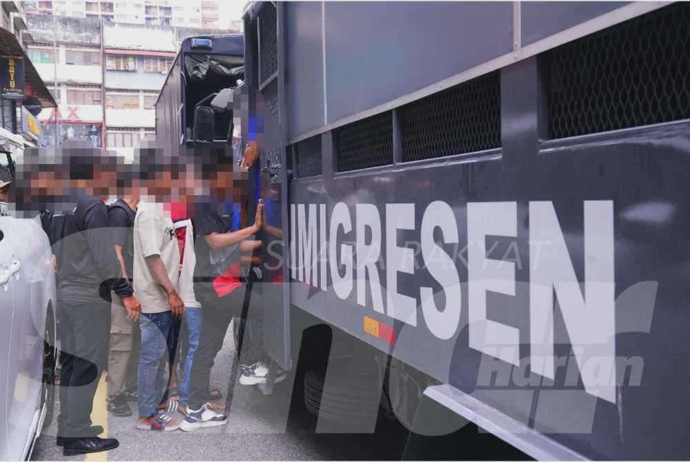 Image from: [VIDEO] Selepas 'bus stand Klang', Jalan Kenanga pula digempur