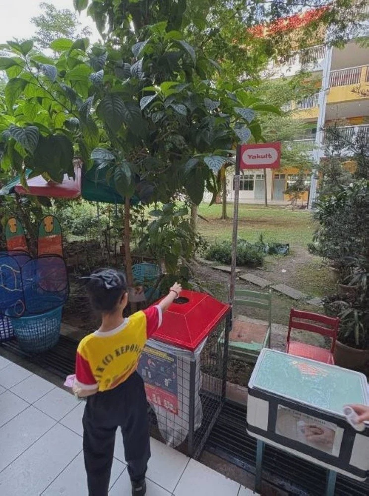 Image from: Yakult Malaysia pupuk budaya kitar semula di sekolah
