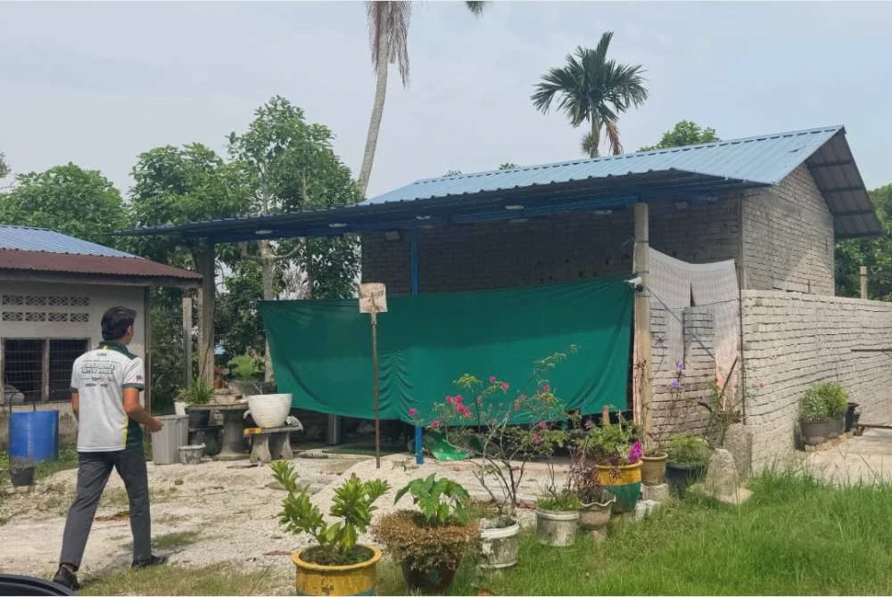 Image from: Tular anak tarik tudung ibu, pegang senjata tajam depan pejabat zakat