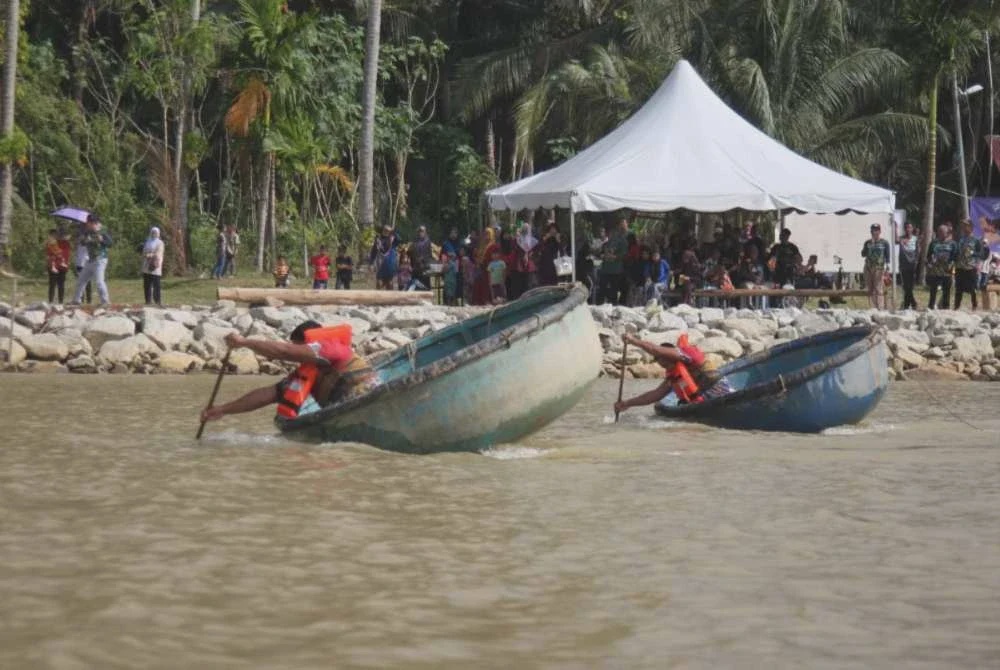 Image from: Mencari ketenangan di Teluk Renjuna