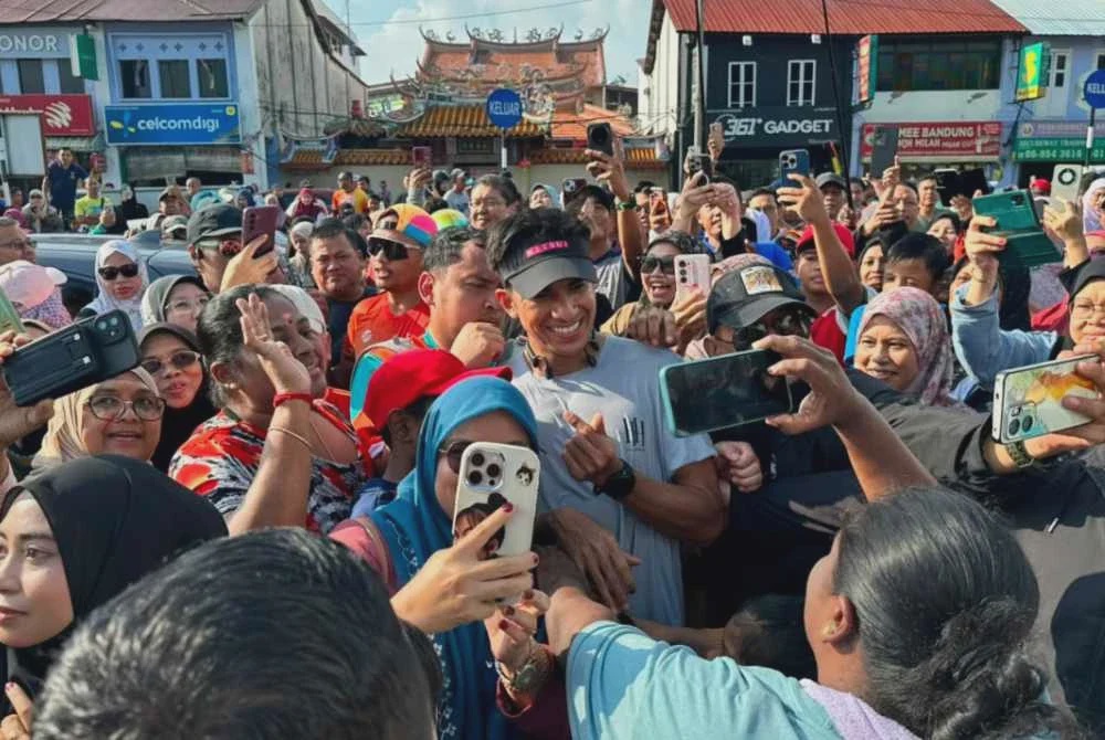 Image from: Sorakan 'Hidup Muar' sambut ketibaan Syed Saddiq
