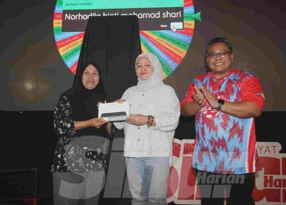 Image from: Rezeki suri rumah bawa pulang tablet dalam Riuh BOLA SINAR