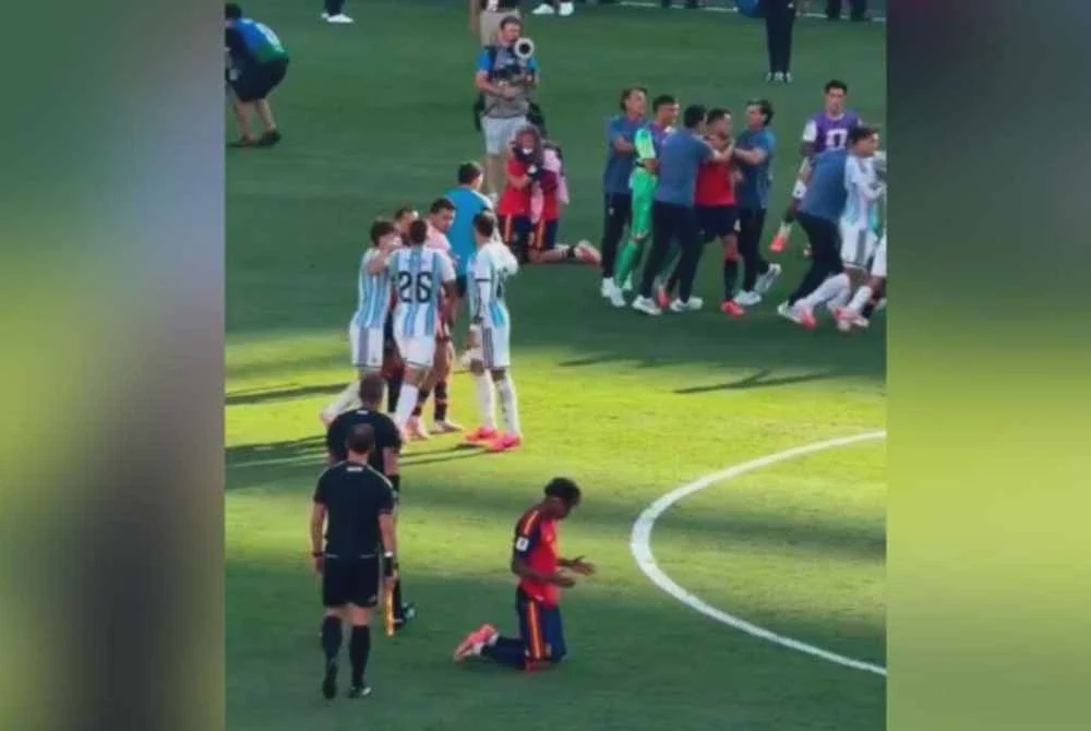 Image from: FIFA siasat pergaduhan pemain selepas final Piala Dunia antara Sepanyol dan Argentina