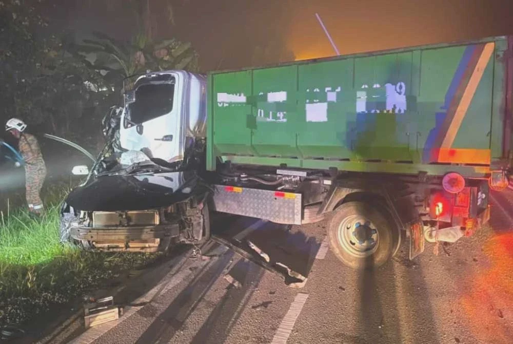 Image from: Kereta hilang kawalan, enam sahabat maut rempuh lori