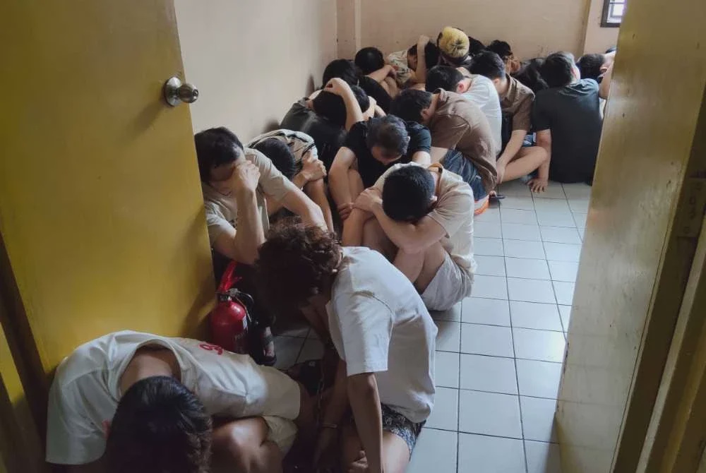 Image from: 159 warga China ‘scammer’ berdepan hukuman sebat enam kali
