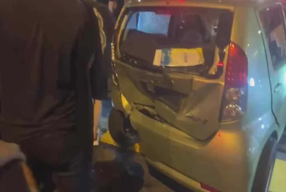 Image from: Pemandu e-hailing 'lalok' ada tujuh rekod kes dadah direman kes rempuh Myvi di lampu isyarat