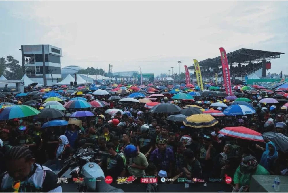 Image from: Lebih 200,000 sertai RXZ Members 8.0