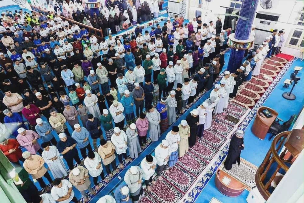 Image from: Johor imarah masjid dengan solat Maghrib, Isyak berjemaah