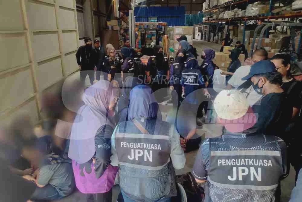 Image from: 'Pinjam MyKad kawan untuk dapatkan kerja'