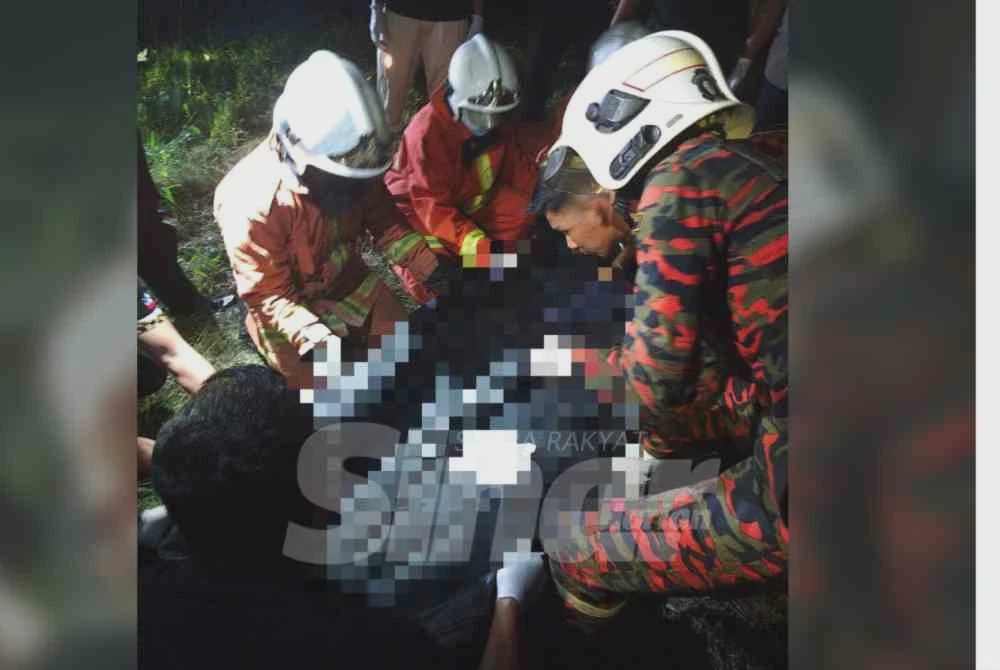 Image from: Maut renjatan elektrik: Tiga anggota polis mahu alih galah, hilang keseimbangan