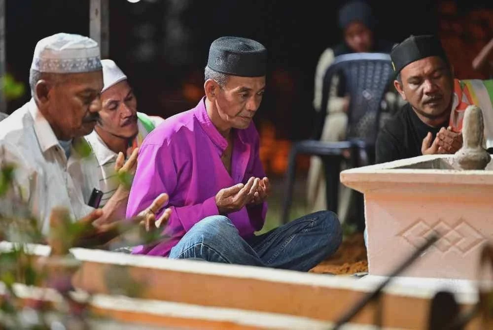 Image from: Suasana pilu iringi kepulangan Konstabel Muhammad Raimi