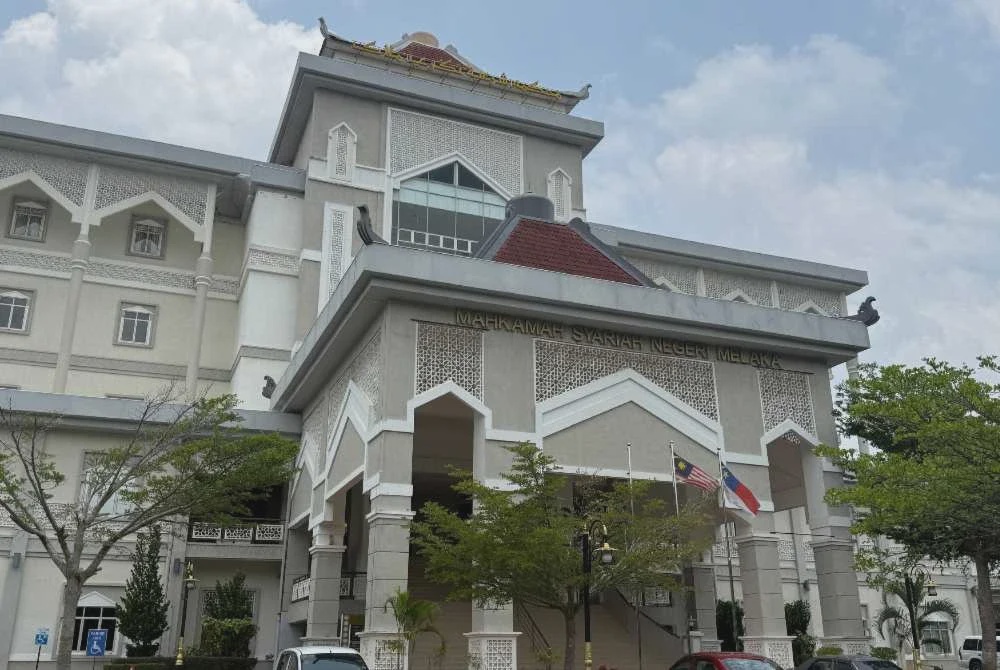 Image from: Inspektor, anggota polis berstatus isteri orang mengaku khalwat dalam bilik sewa