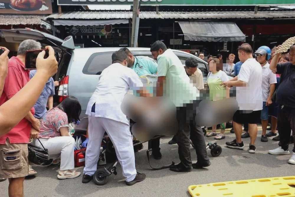 Image from: Wanita maut dipercayai akibat serangan jantung, kereta dipandu rempuh dua motosikal