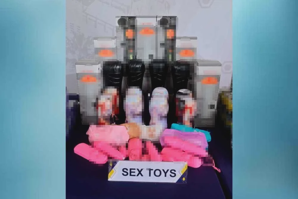 Image from: Sorok alat permainan seks RM52,500 dalam kontena
