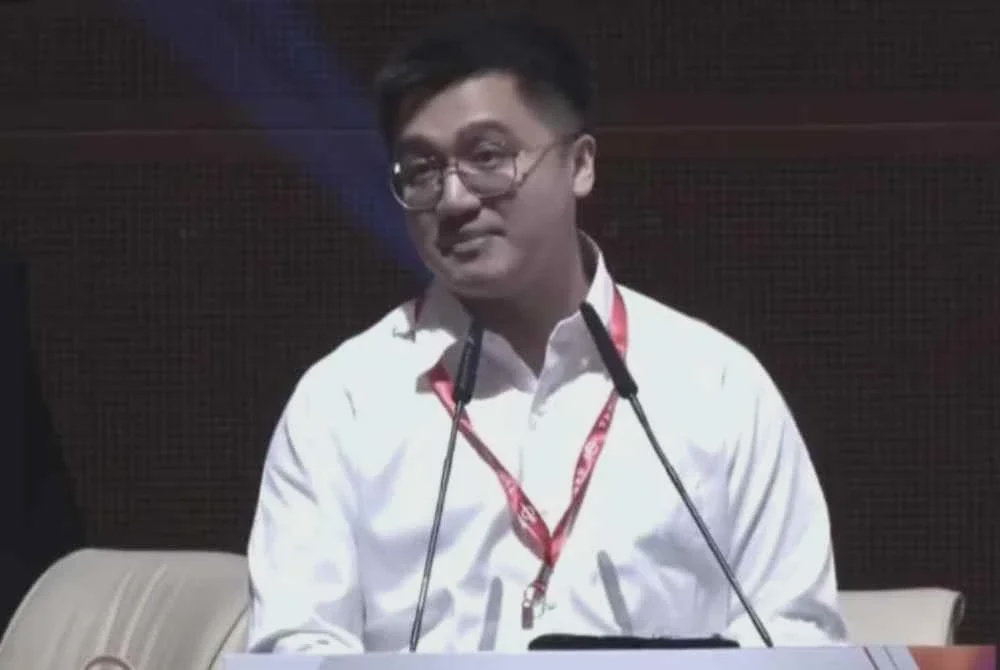 Image from: [VIDEO] Anwar perlu lepaskan jawatan Menteri Kewangan - DAP Sarawak